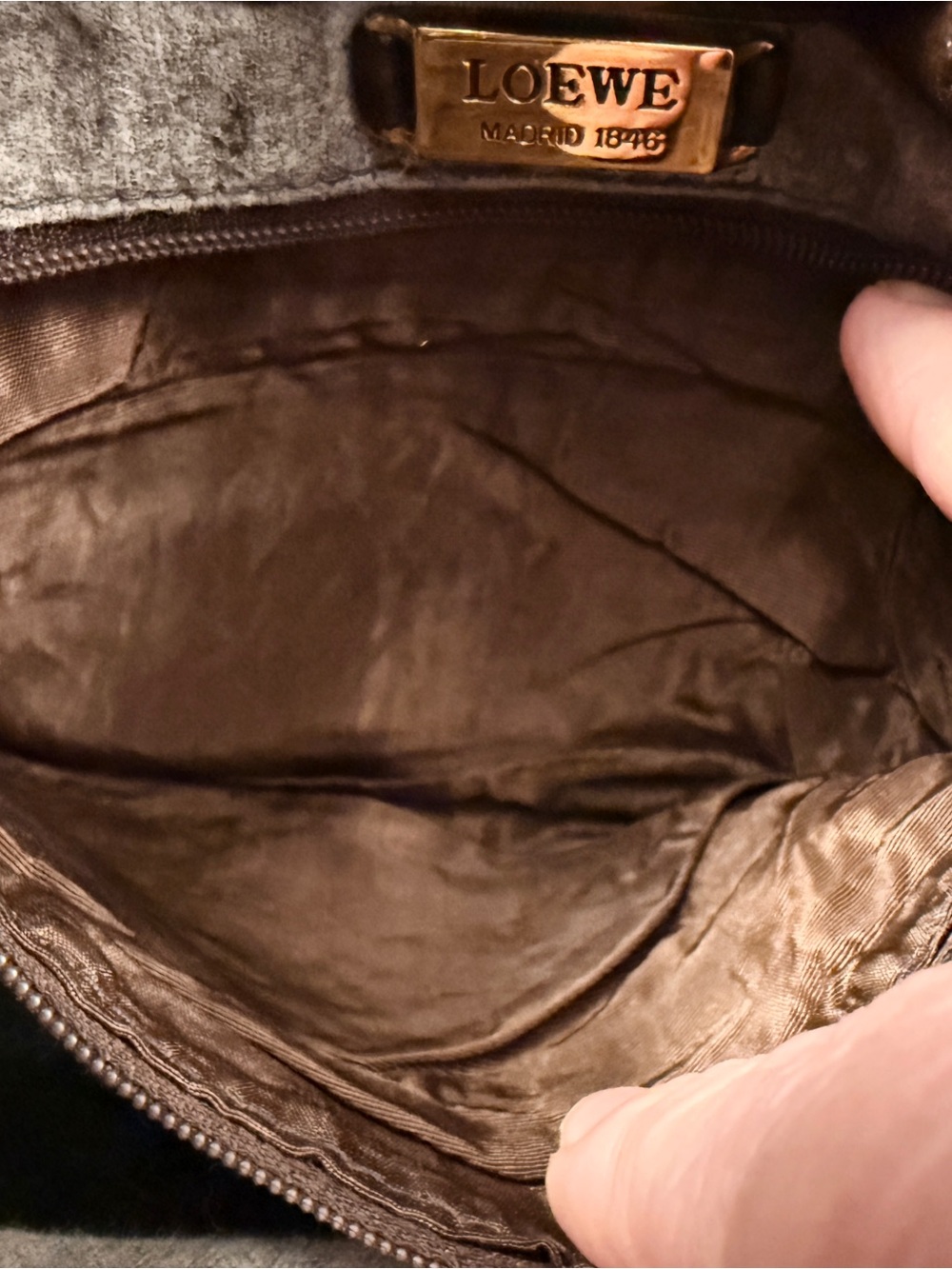 Loewe Vintage Flamenco Leather Crossbody Bag - Brown Anagram - Picture 13 of 14